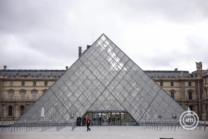 Közzétették a Louvre-ban elkövetett műkincsrablásról indított vizsgálat első eredményeit