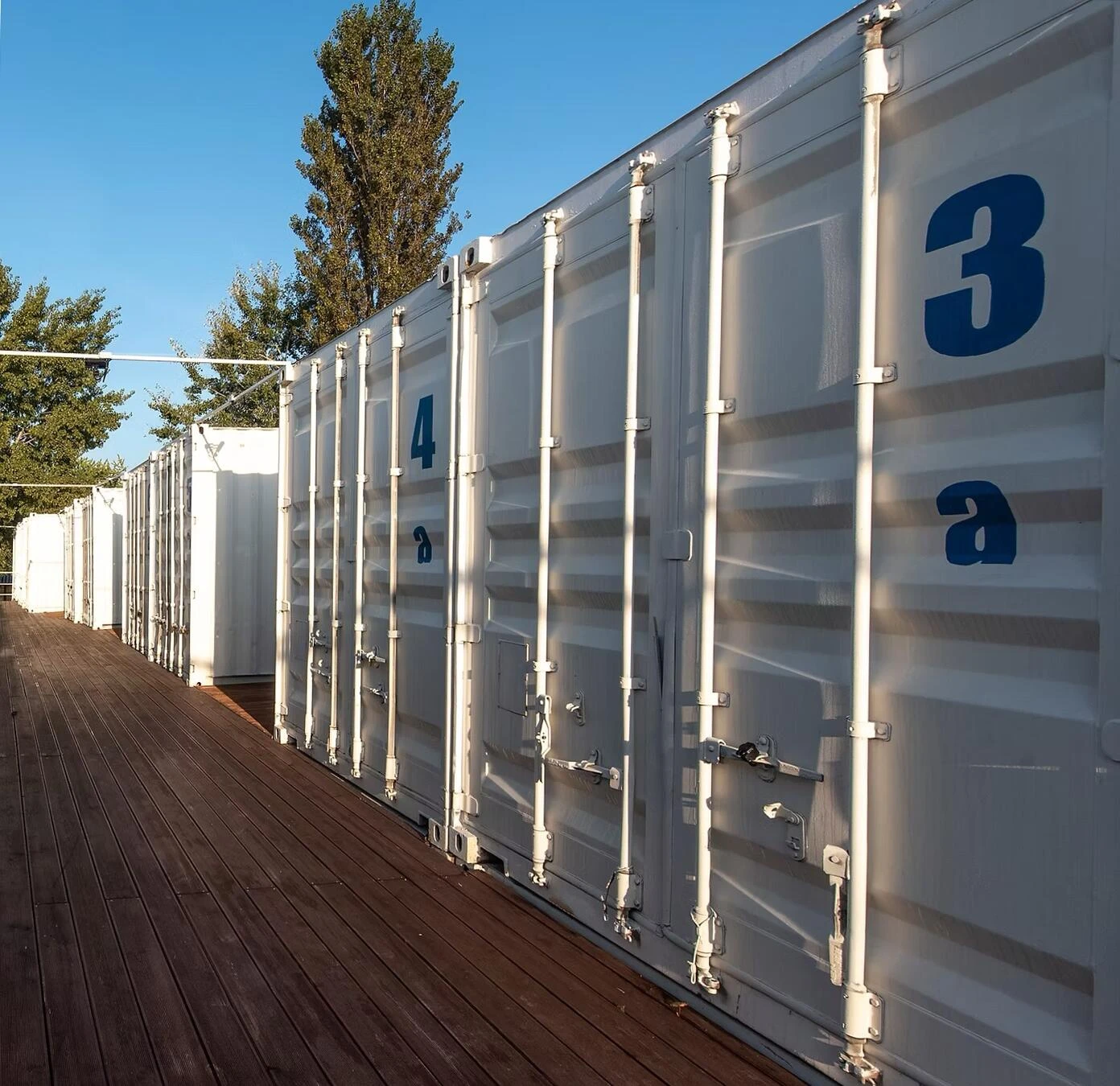 Hatékony tárolás: a konténerbérlés előnyei