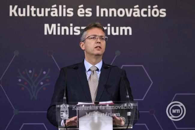 Hankó Balázs: 120 milliárd forintot biztosítanak a magyar egyetemi kutatások támogatására