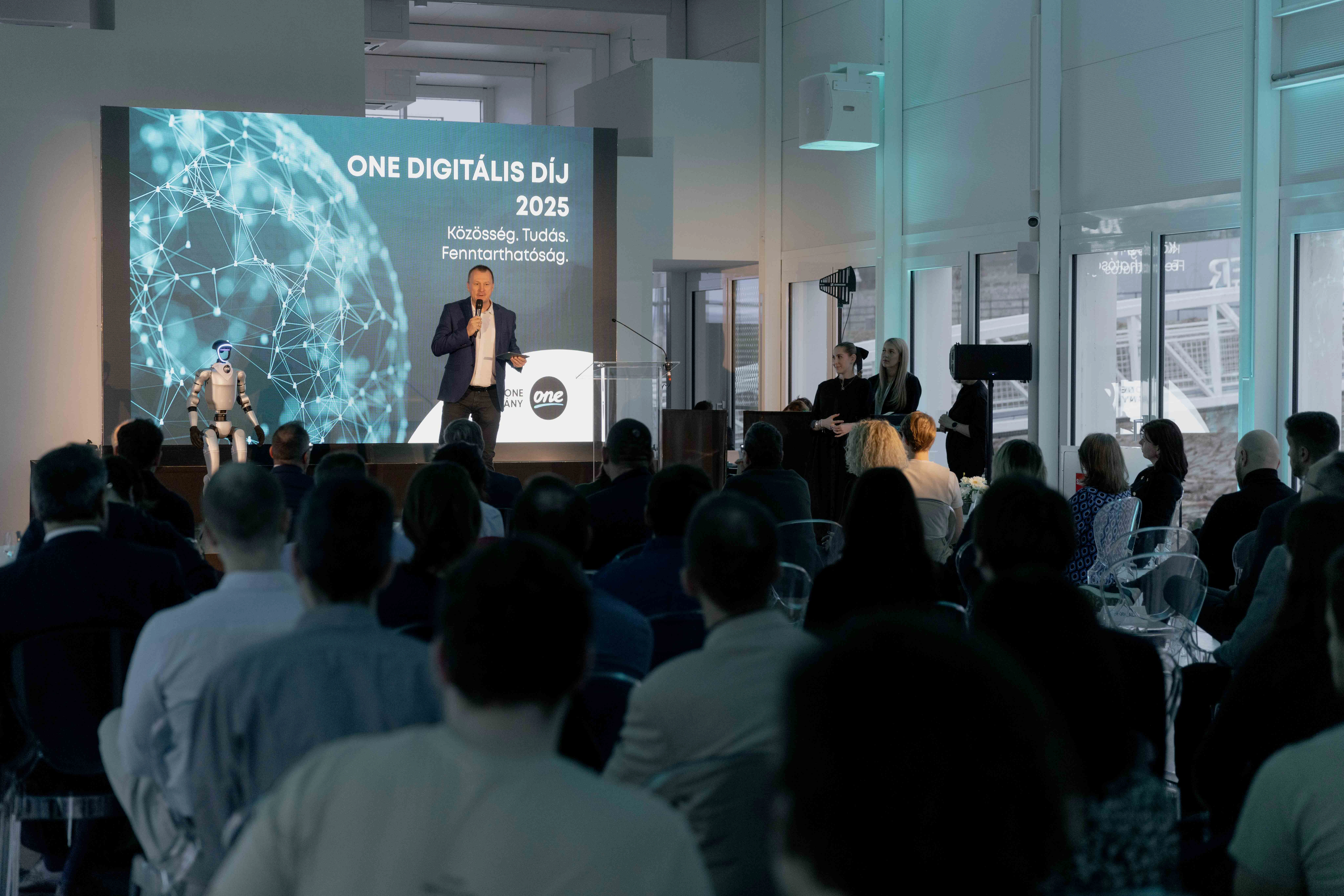 Nyolc jelentős társadalmi hatású digitális fejlesztés nyert összesen 20 millió forint támogatást