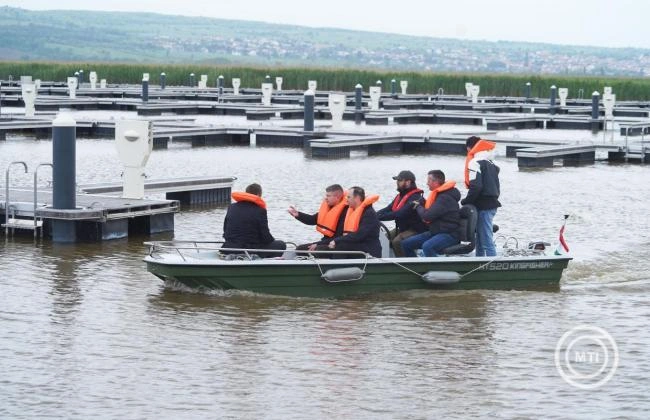 AM: határon átnyúló projekt erősíti a fertői gyep és nádas kezelését
