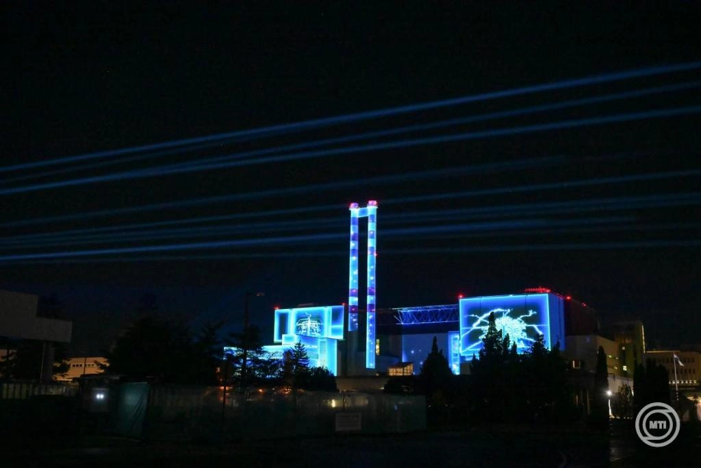 Szijjártó Péter: megérkezett az idei évre tervezett utolsó nukleáris fűtőelem-szállítmány is a Paksi Atomerőműbe