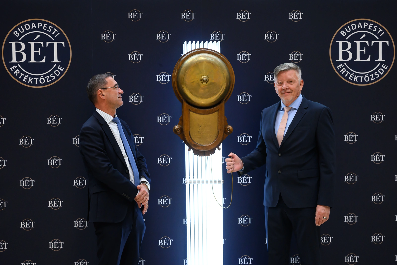 Két évtizedes tőzsdei sztorit ünnepelt az ANY Biztonsági Nyomda Nyrt.