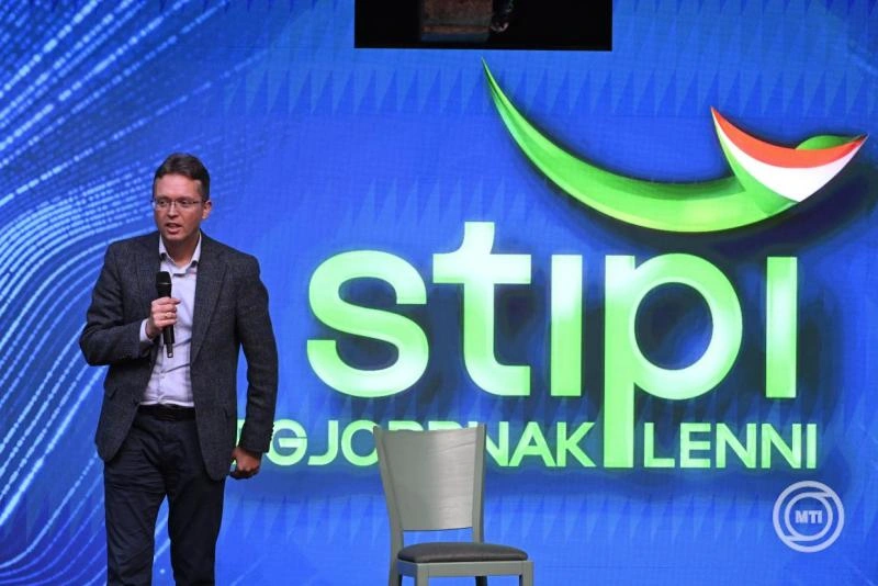 A kormány a Stipendium Peregrinum Ösztöndíjprogrammal a világ legjobb egyetemein biztosít tanulmányi ösztöndíjat