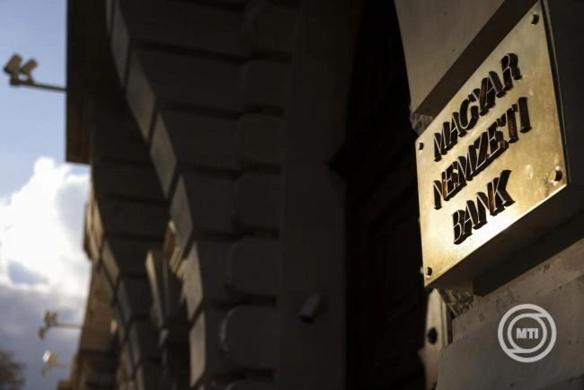 MNB: tőzsdei befektetést ígért, veszteséges kereskedés lett a vége
