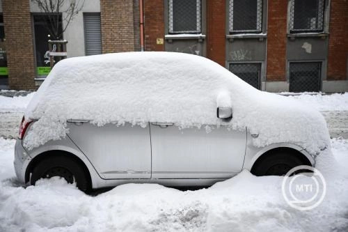 Meteorológia: extrém hideg és hófúvás várható csütörtökön