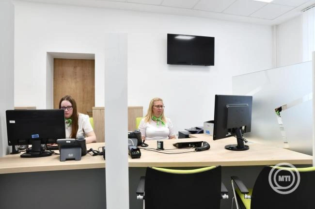 Soha nem látott ügyfélforgalom mellett bővült tovább a kormányablak-hálózat