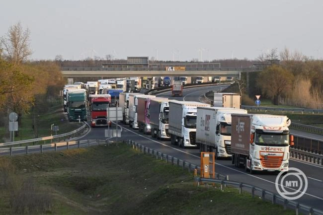 A fuvarozók javaslatcsomagot nyújtanak be az útdíjrendszer szabályozásának módosítására