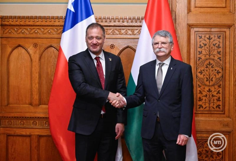 Kövér László az Országházban fogadta a chilei Képviselőház elnökét