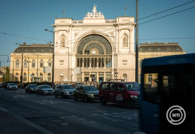 Akadálymentes peront alakítanak ki a Keleti Pályaudvaron