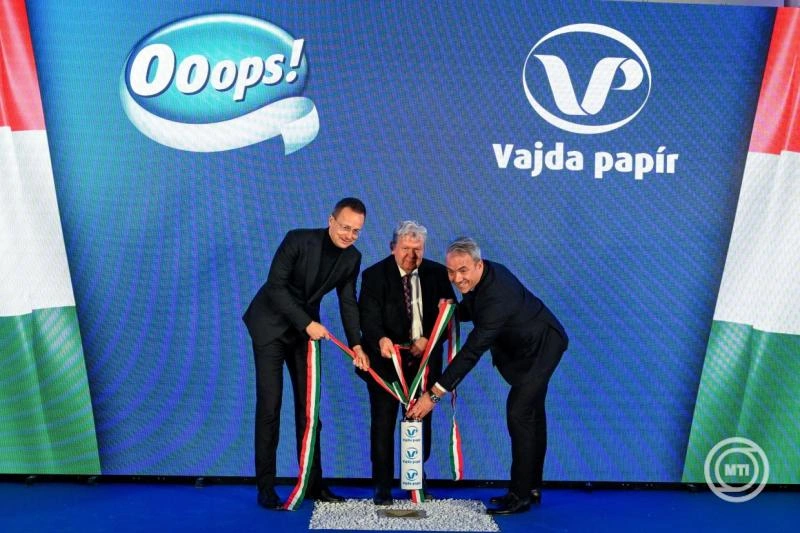 A Norvégiából hazahozott profitjából építi új gyárát Dunaföldváron a Vajda-Papír
