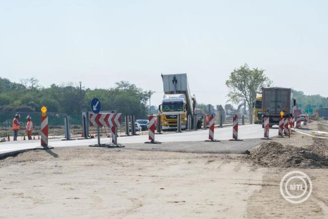 Várhatóan 10-12 ezer burkolathiba javítására lesz szükség a közutakon