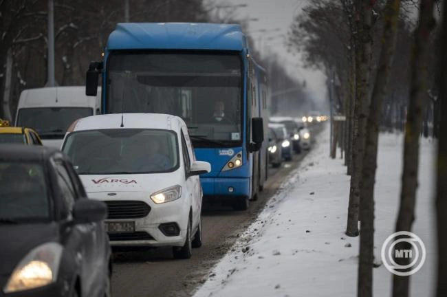 Naponta ezer kátyút javítanak a fővárosban
