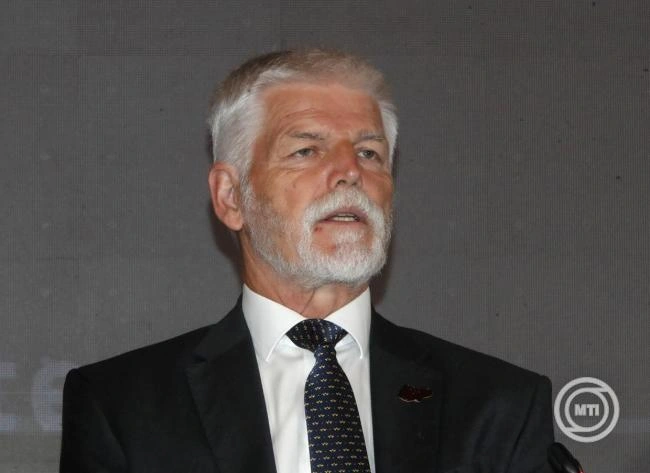 Leginkább a köztársasági elnökben bíznak a csehek