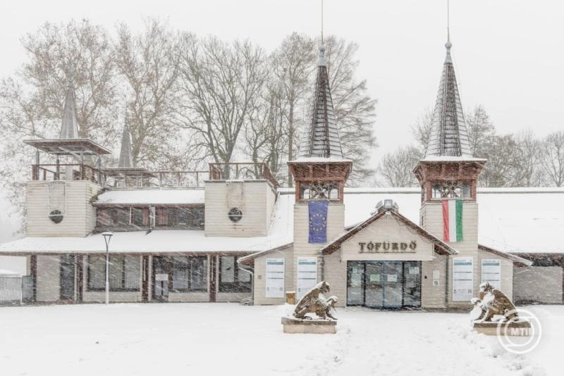 Tervpályázatot írtak ki a hévízi tófürdő és kórház fejlesztésére