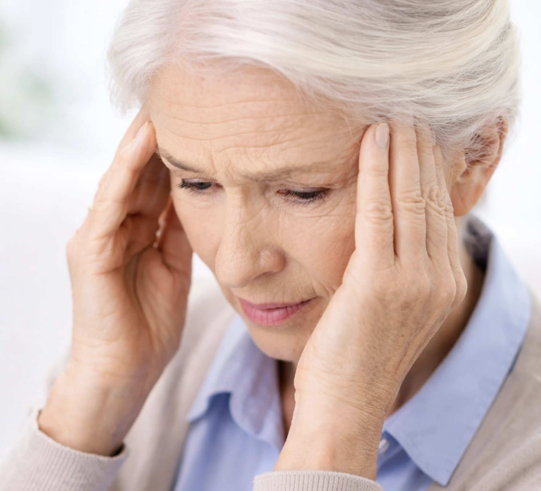 Az idős kori fejfájás gyógynövényes gyógyítása