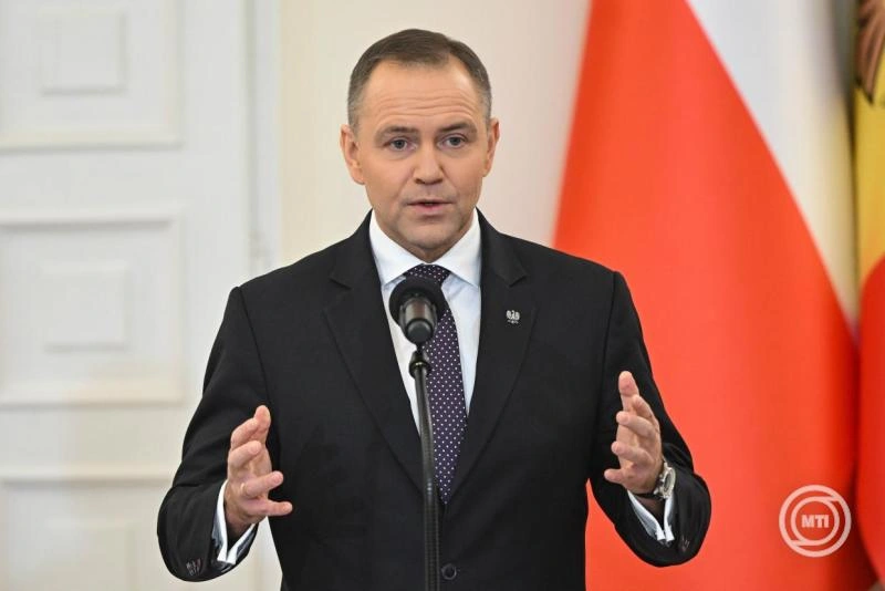 Veszélyes rezsim omlik össze Iránban