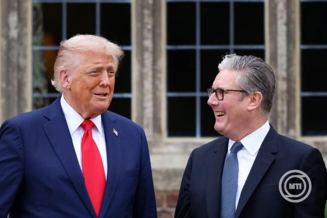 Telefonon egyeztetett a brit kormányfő és az amerikai elnök az elmúlt napok vitái után