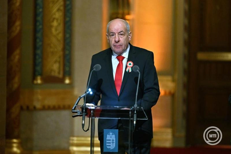 Sulyok Tamás: a magyar tudomány és kultúra képviselői összefognak minket