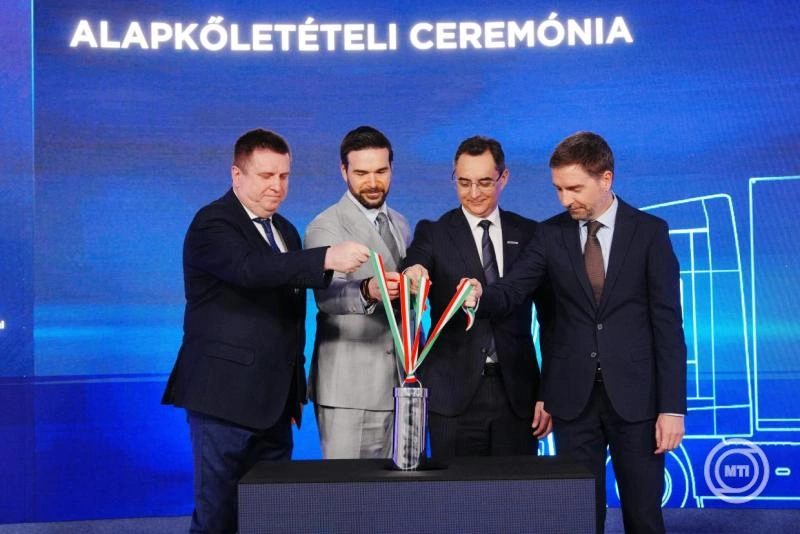 Logisztikai és kamion terminál alapkövét helyezték el Debrecenben
