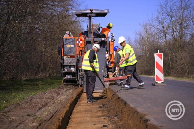 Indul az idei útfelújítás az MKIF Zrt. hálózatán