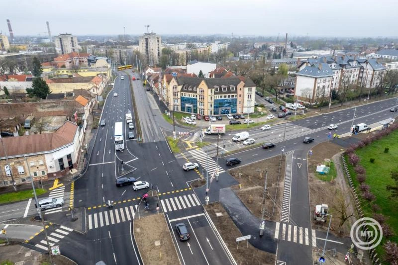 Elkészült a debreceni Szoboszlói úti közúti csomópont