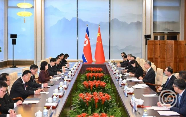 Kína és Észak-Korea kapcsolataik erősítésében állapodott meg