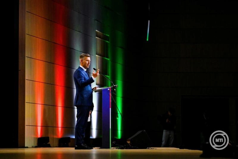 Magyar Péter: újjáépítjük a magyar-lengyel kapcsolatokat