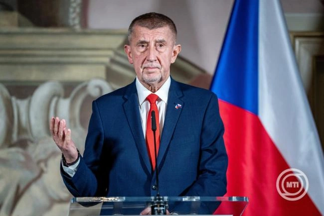 Andrej Babis csehországi látogatásra hívta meg Magyar Pétert