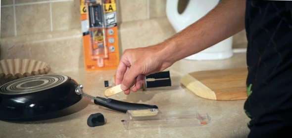 Hogyan legyen a műanyag ragasztása problémamentes?