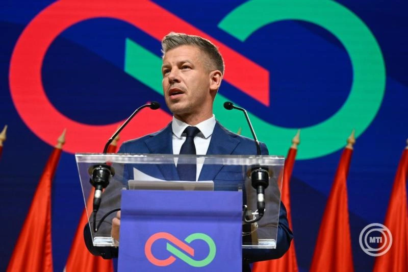 Magyar Péter az uniós források feloldásáról egyeztetett telefonon az Európai Bizottság elnökével