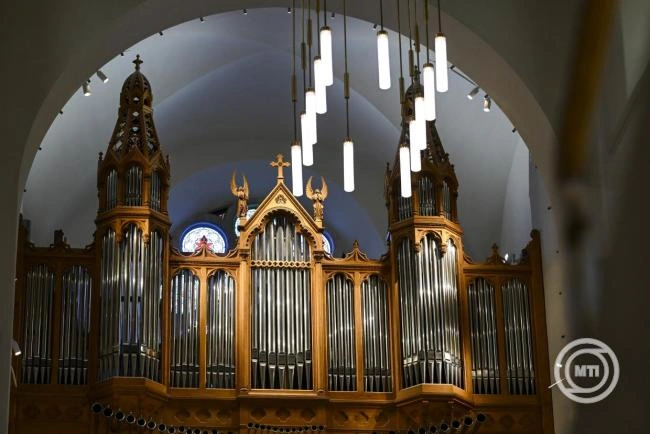 Világszerte több mint száz helyszínen várja a közönséget az idei Orgonák éjszakája