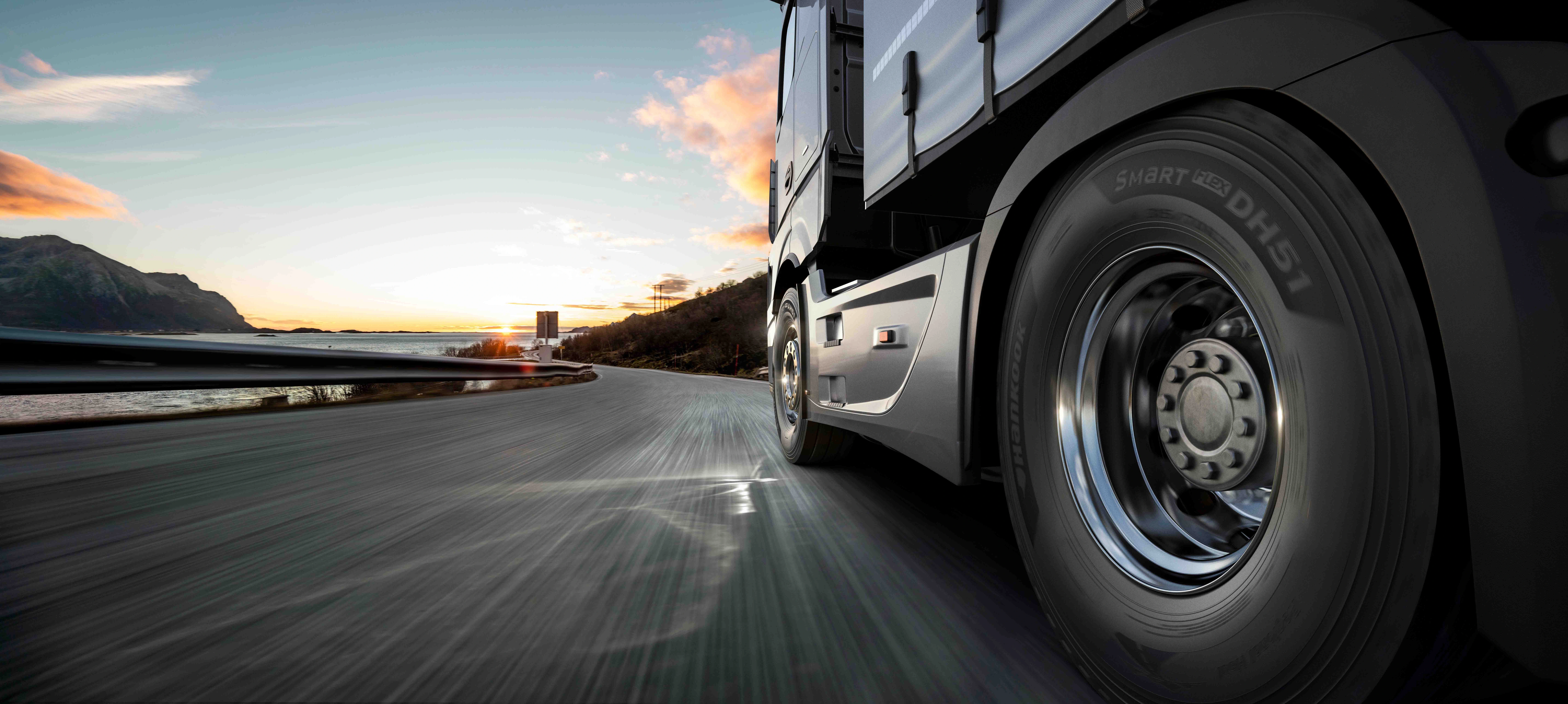 Még az idén megkezdődik a tehergépjármű- és buszabroncsok gyártása a Hankook rácalmási gyárában