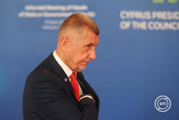 Csehország az idén nem teljesíti NATO-kötelezettségét a védelmi kiadások terén