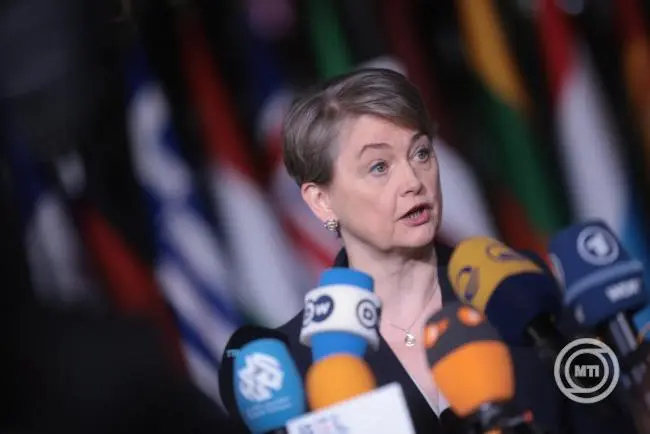 Brit külügyminiszter: globális élelmiszerválság fenyeget a Hormuzi-szoros lezárása miatt