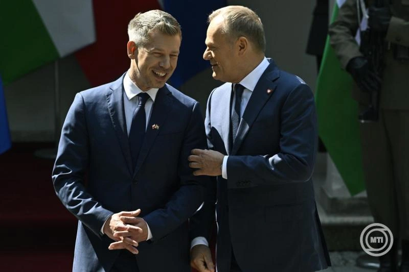 Magyar Péter a lengyel kormányfővel tárgyal