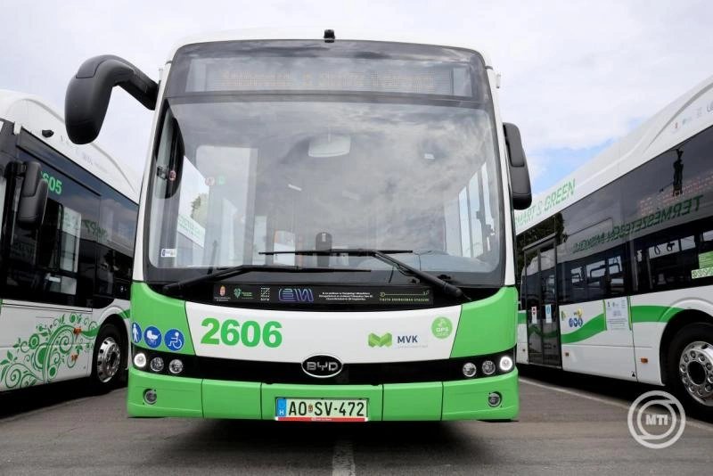 Új környezetkímélő, klímasemleges buszokkal bővült Miskolc autóbuszflottája