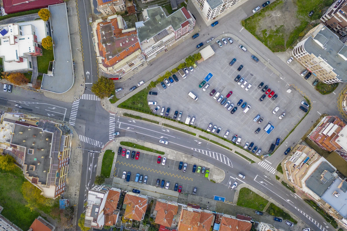 Hévíztől a János Kórházig: hogyan lesz a parkolóból adatvezérelt, bevételtermelő rendszer?