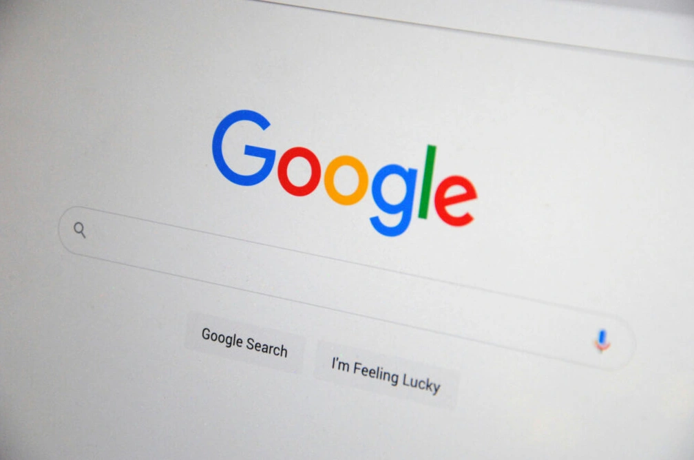 Eltűnnek a látogatók a weboldalakról? Így forgatja fel a Google AI a keresést