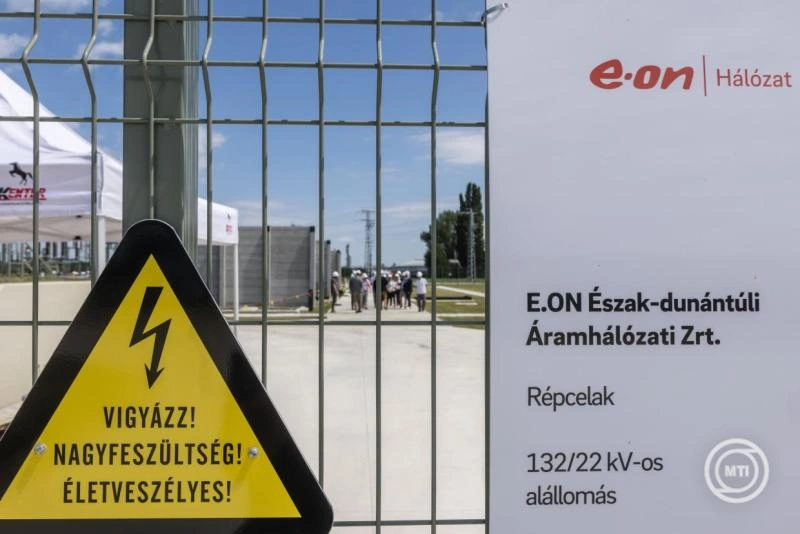 Új transzformátor-alállomást adott át az E.ON Répcelakon
