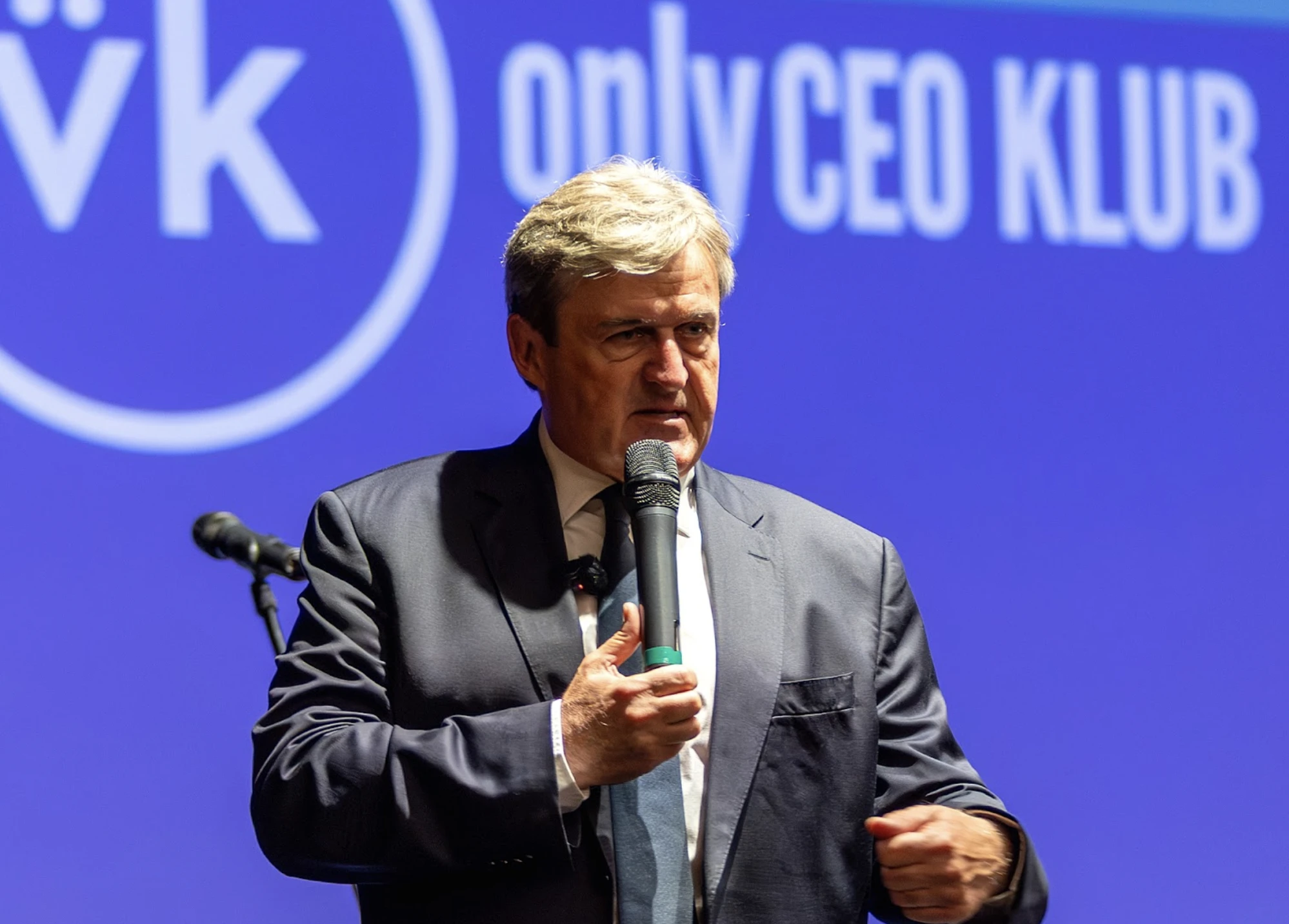 Kapitány István gazdasági és energetikai miniszter kinevezése óta először látogatott el az üzleti szféra szereplőihez és beszélt a magyar gazdaság következő időszakáról