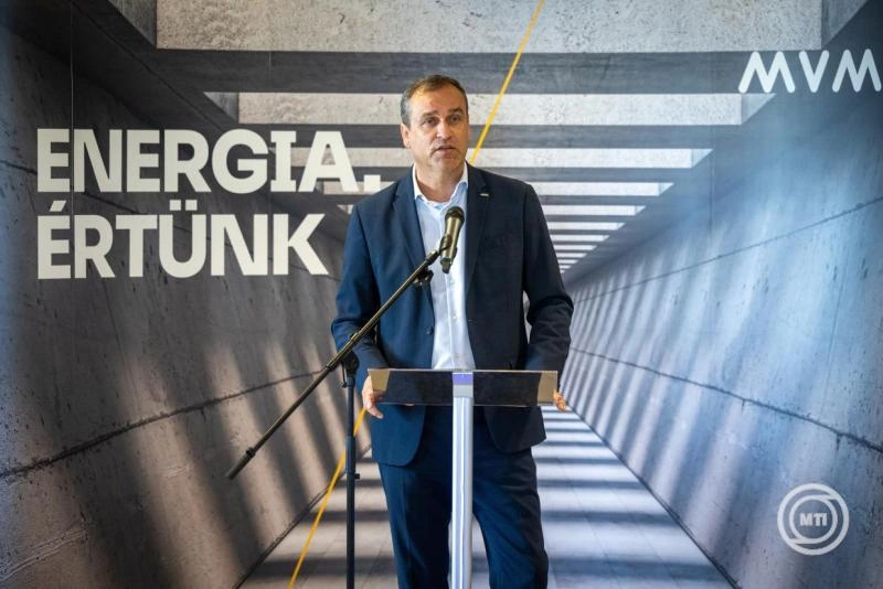 Átadták az MVM új energiatároló rendszerét Tiszaújvárosban
