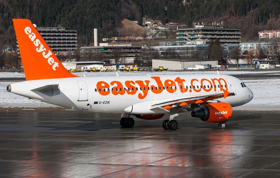 Sztrájkolnak az Easyjet franciaországi légiutas-kísérői