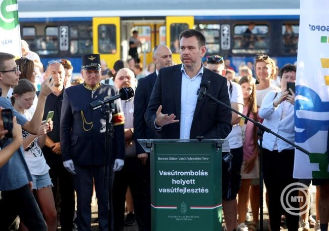 Vitézy Dávid: újraindul az egyeskocsi-teherfuvarozás támogatása