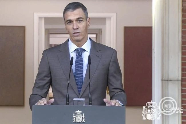 Előrehozott választások kiírását jelentette be a spanyol kormányfő