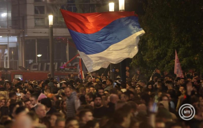 Szerbia-szerte ünnepelték az Egyetemista Lista győzelmét
